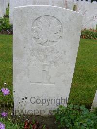 Etaples Military Cemetery - Cutler, James William